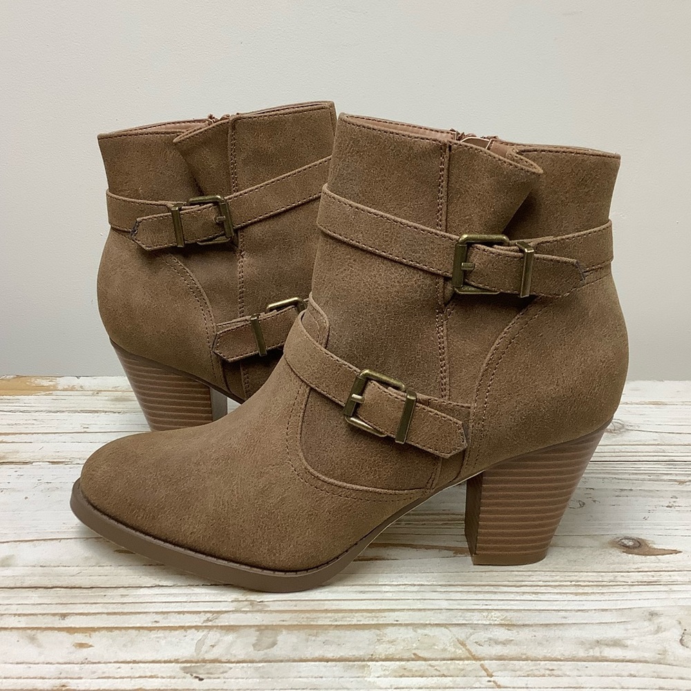 Brown/Tan Boots Size 11 Excellent Condition